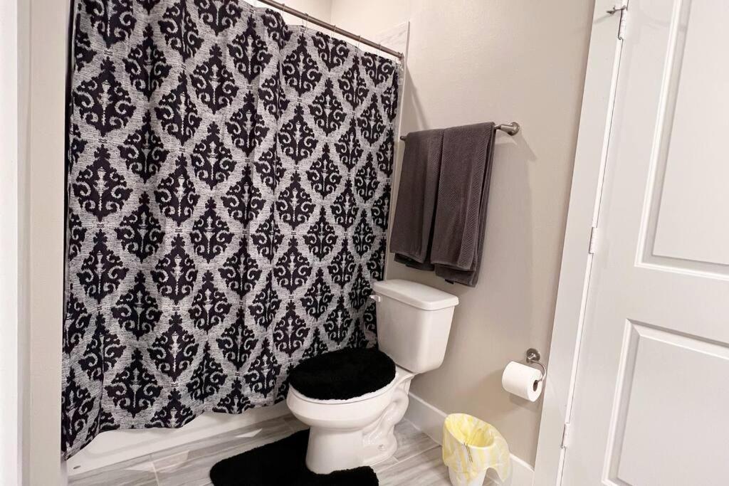 Welcome To Our Spacious 2-Bedroom 2-Bathroom Located In The City Of Houston, Texas! 外观 照片